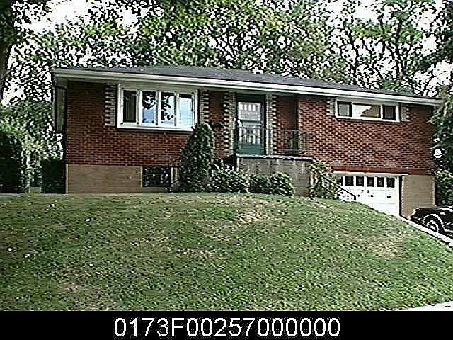 1530 Broadhead St photo 1