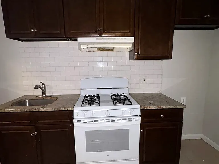84 Market St #3 — Photo 1