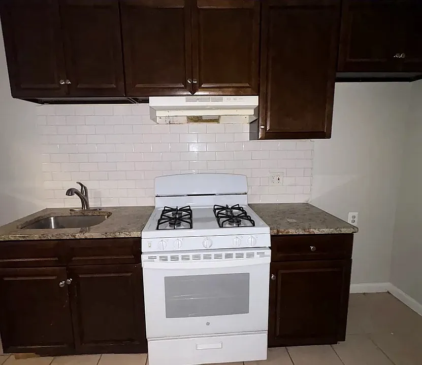 84 Market St #3