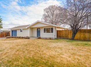 806 NW 8th St, Redmond, OR 97756