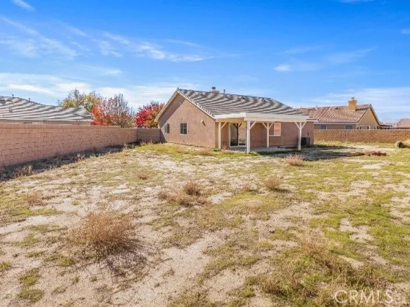 555 Koufax Dr, Lancaster, CA 93535
