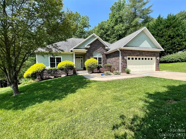 401 Winding Creek Dr, Morganton, NC 28655