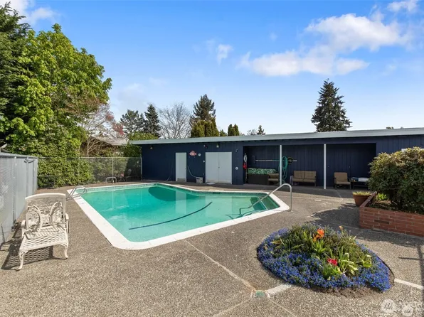 7031 NE 175th Street #5, Kenmore, WA 98028