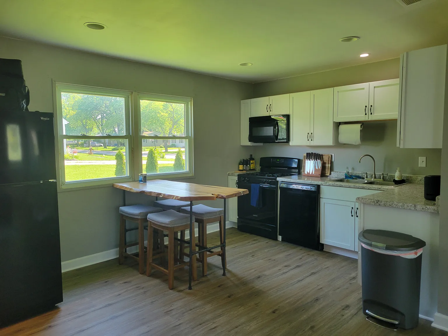 Beautiful 3 Bedroom Home for Rent — Photo 3
