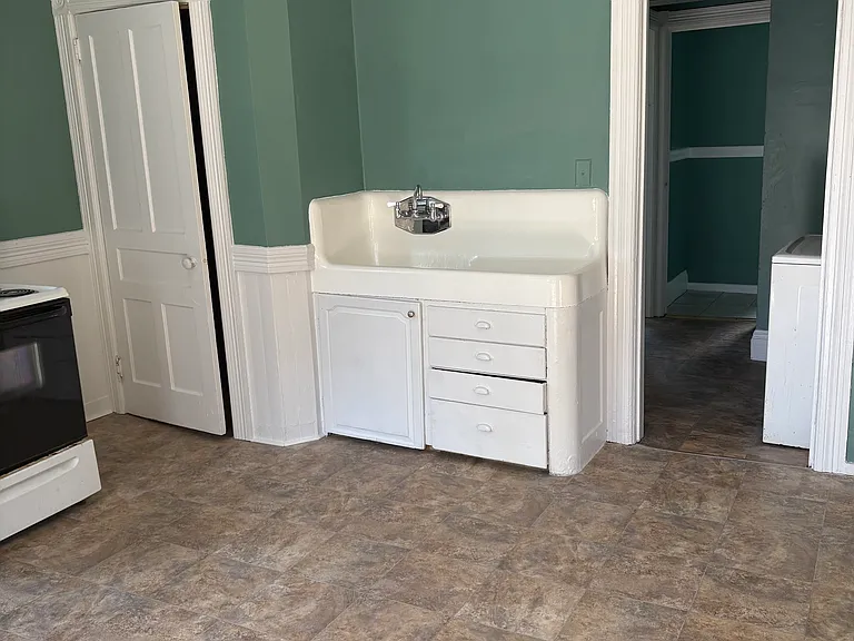 124 Hamilton St — Photo 6