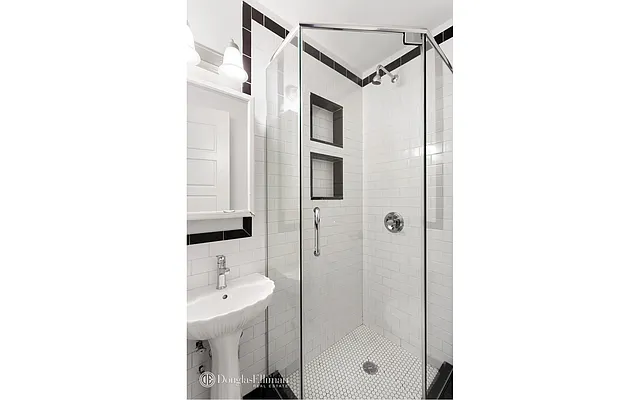 Rented by Douglas Elliman | media 32