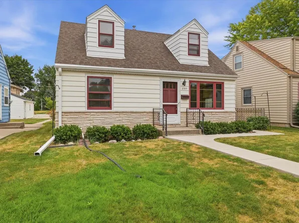 2140 S 109th STREET, West Allis, WI 53227