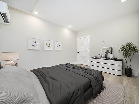 5th image of 277 Throop Ave #1B