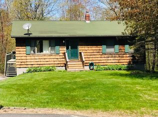 9 Greenwood Ln, Lewiston, ME 04240