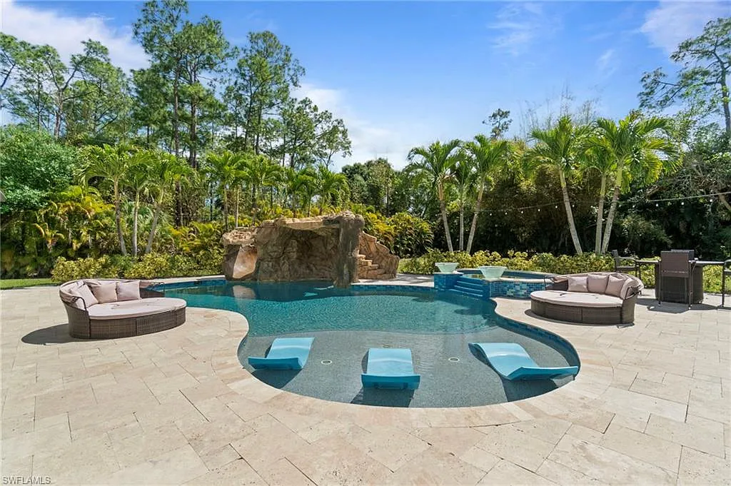 5 bed, 5.0 bath, 3220 sqft, $14,000 — Photo 3