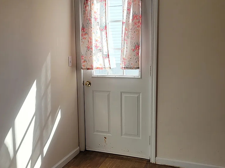 Back door leads to the patio