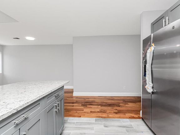 5th image of 282 W Runyon St #2
