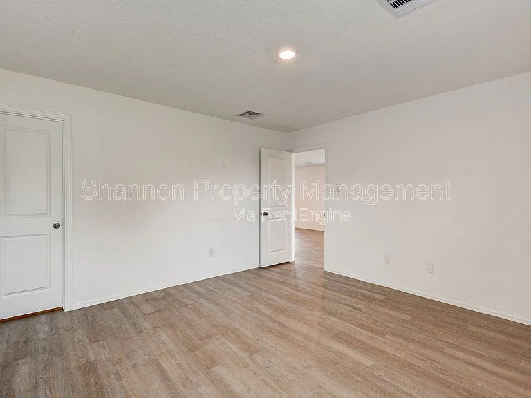26735 Wilderye Cove Ln — Photo 11