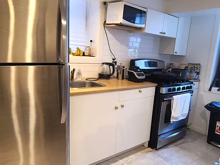 32-77 46th St #1R — Photo 3