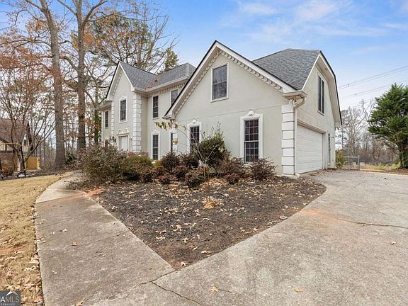 2nd image of 808 Valbrook Ct SW