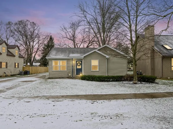 34746 Benton St, Memphis, MI 48041