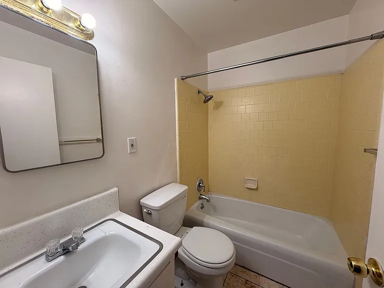 1802 Cherry St — Photo 4