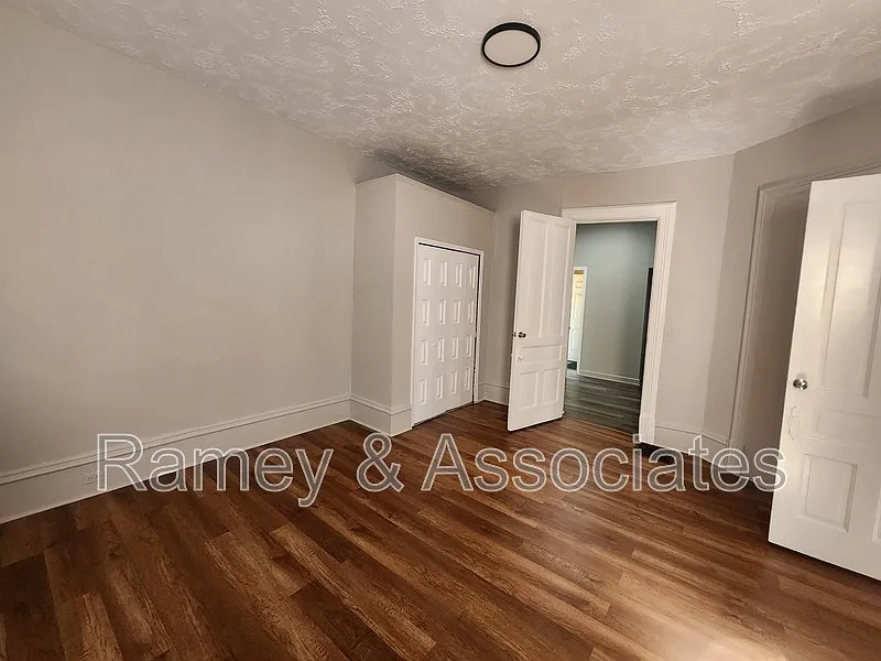 1 bed, 1.0 bath, 900 sqft, $750 — Photo 2