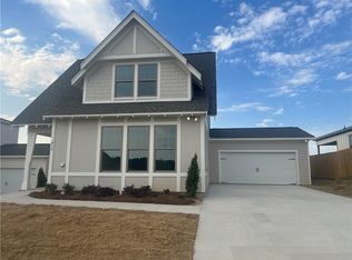 637 Shropshire Dr, Auburn, AL 36832