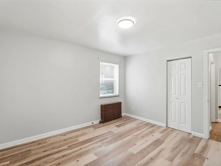 Cozy Apartment Building in Reading District! — Photo 24