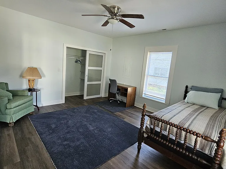 619 W Bell St #A — Photo 2