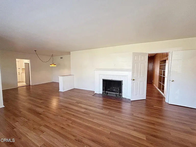 210 W Woodruff Ave — Photo 5