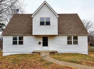 1113 S Trail Ridge Dr, Independence, MO 64050