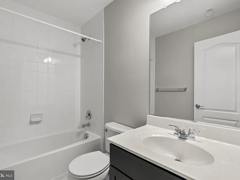 9442 Adelaide Ln — Photo 25