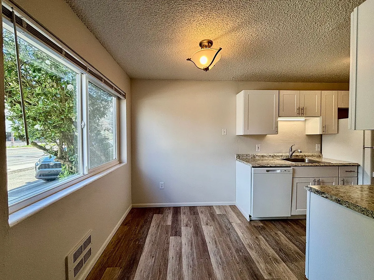 Building Photo - Bergen Apartments
