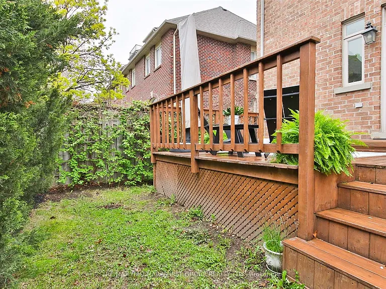 329 A Dalesford Rd — Photo 32