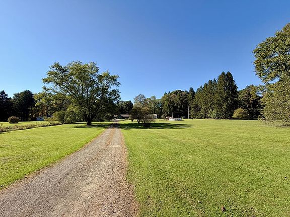 2nd image of 173 Sleepy Hollow Dr