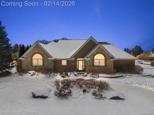 36576 Lauren St, New Baltimore, MI 48047