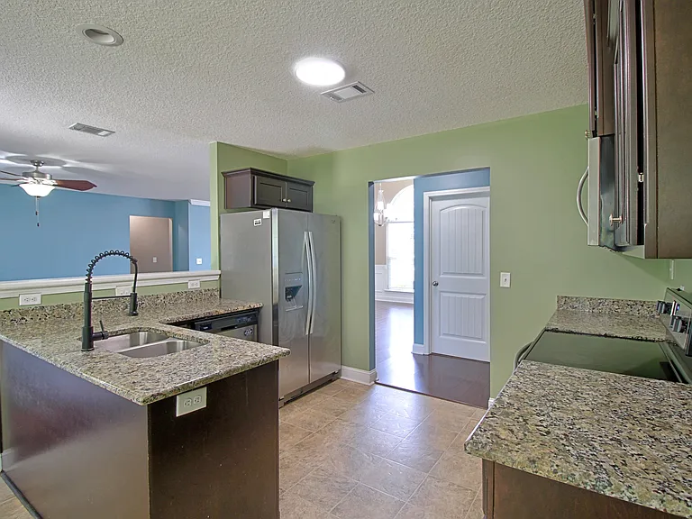 720 Highgrove Ct — Photo 9