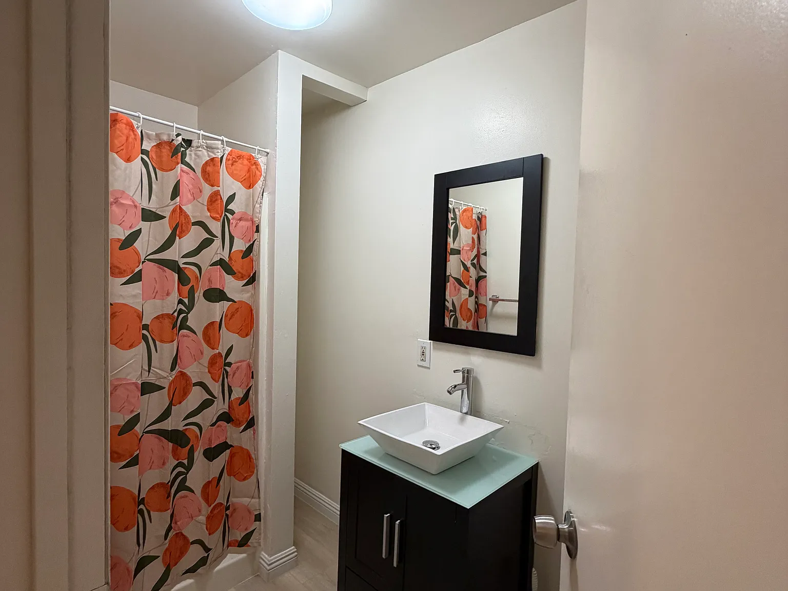 2 bed, 800 sqft, $2,080 — Photo 2