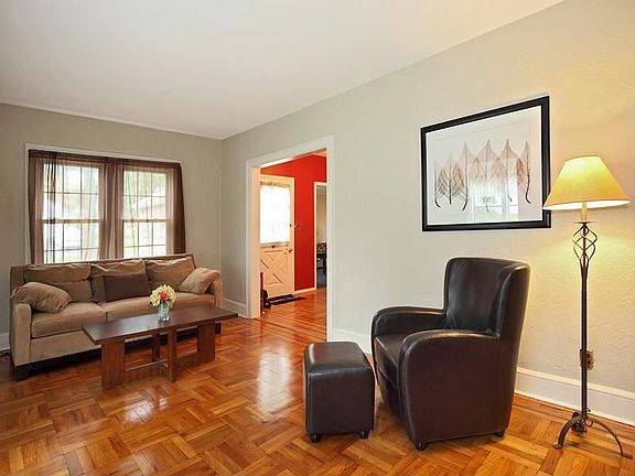 Cape Cod in Poet's Corner of Hartsdale