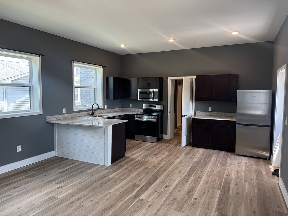 2nd image of 1349 S B St #2