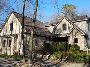 275 Krakow Dr, Lehighton, PA 18235