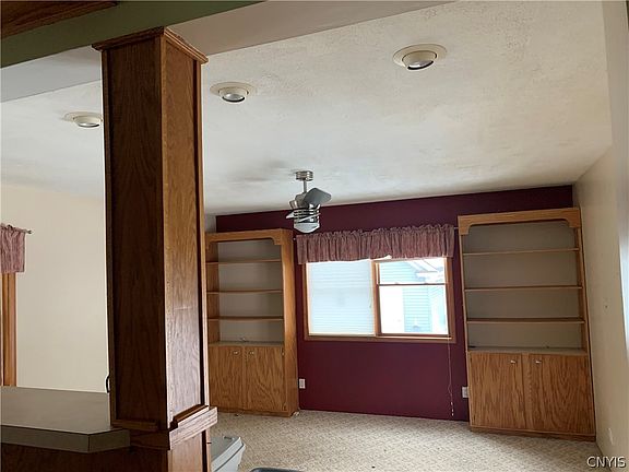 3rd image of 1011 N Madison St