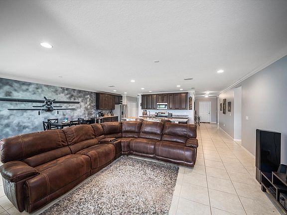 4th image of 2389 SW Vale Street