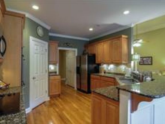 Kitchen/pantry