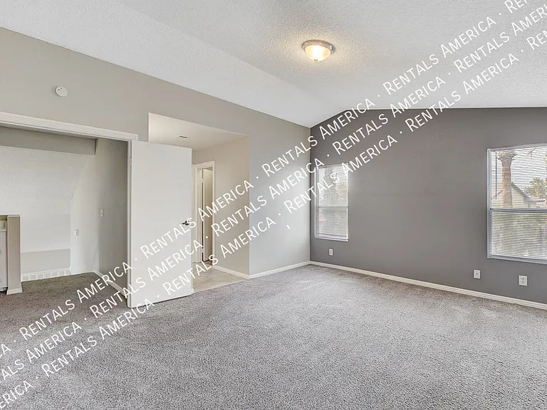 319 Simon Bolivar Dr — Photo 32
