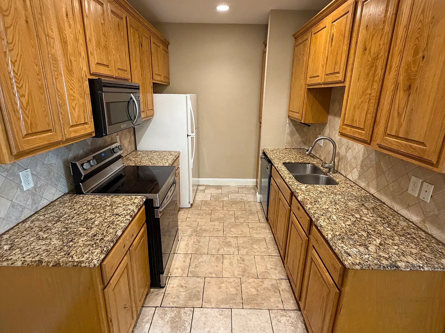 1303 Halcyon Pl — Photo 4