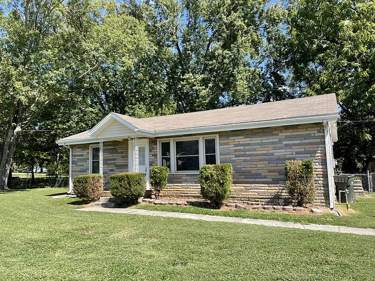 106 Peggy Ln — Photo 12