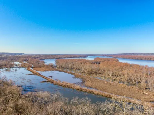 512 Conservation Ln, Lowpoint, IL 61545