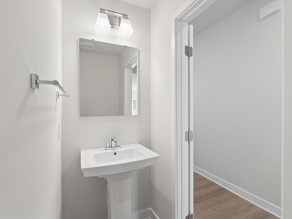 5th image of 336 Lograto Ln