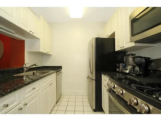 Sold by Remax Real Estate Professionals | media 17