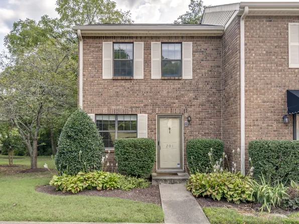 201 Thistle Ln, Hermitage, TN 37076