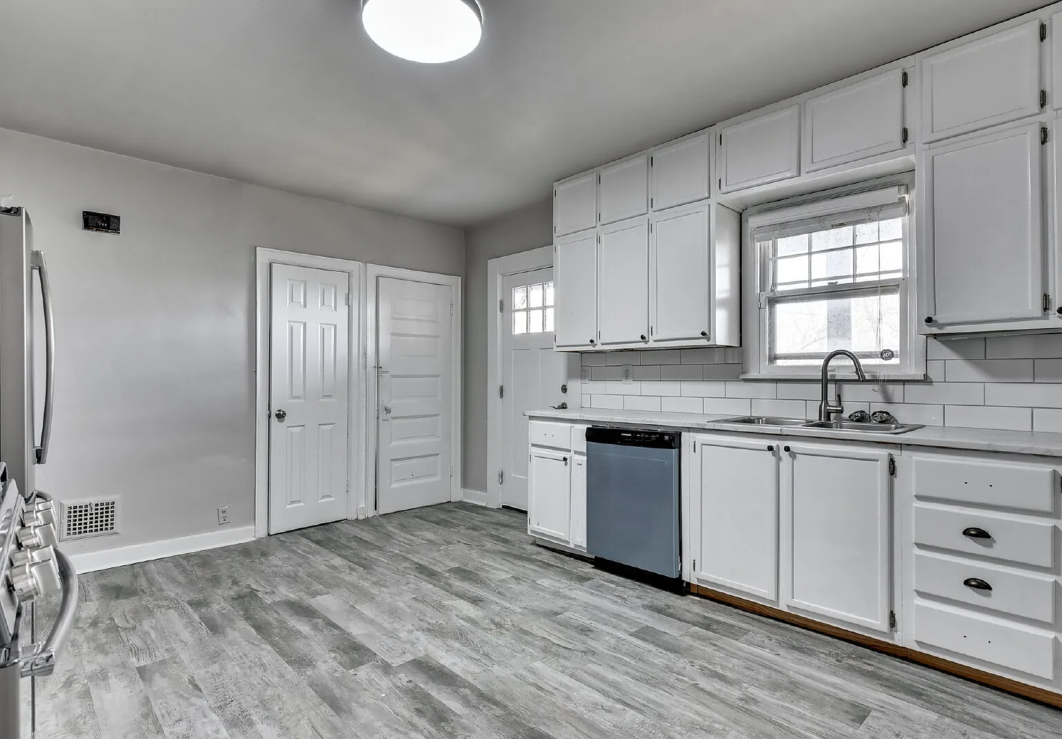 1 bed, 1.0 bath, 1000 sqft, $950 — Photo 2