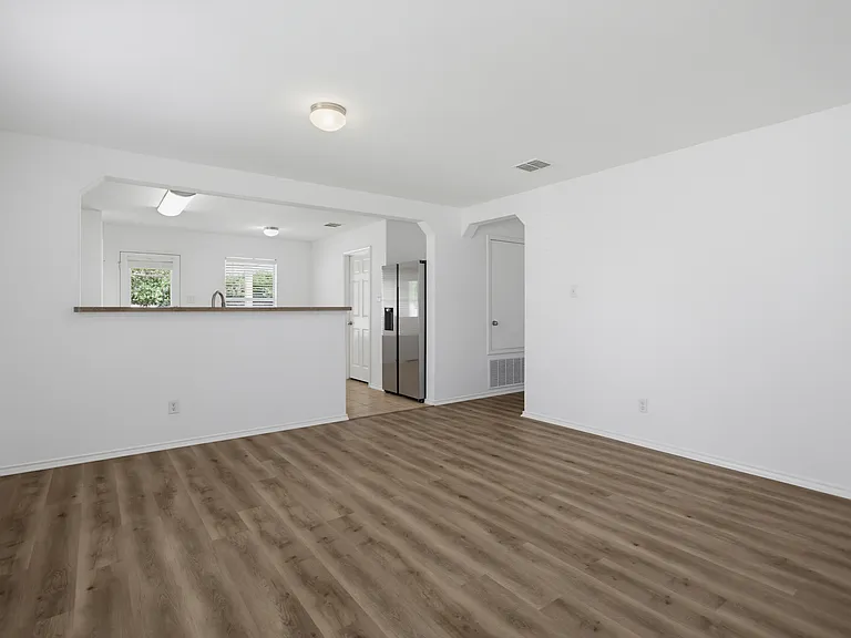 332 Lonestar Gait — Photo 7