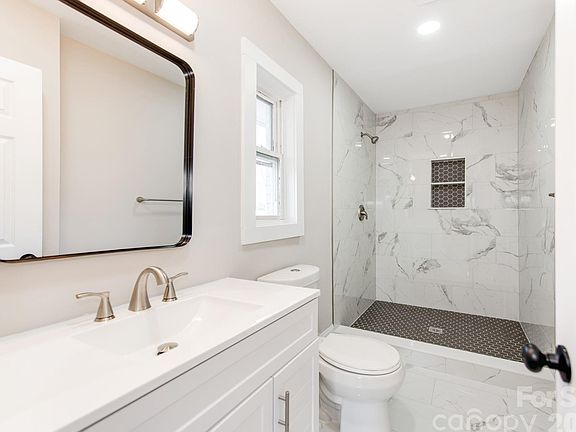 5th image of 2025 Birchcrest Dr